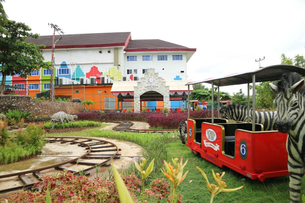 Aston Tanjung Pinang Hotel & Conference Center Exterior foto