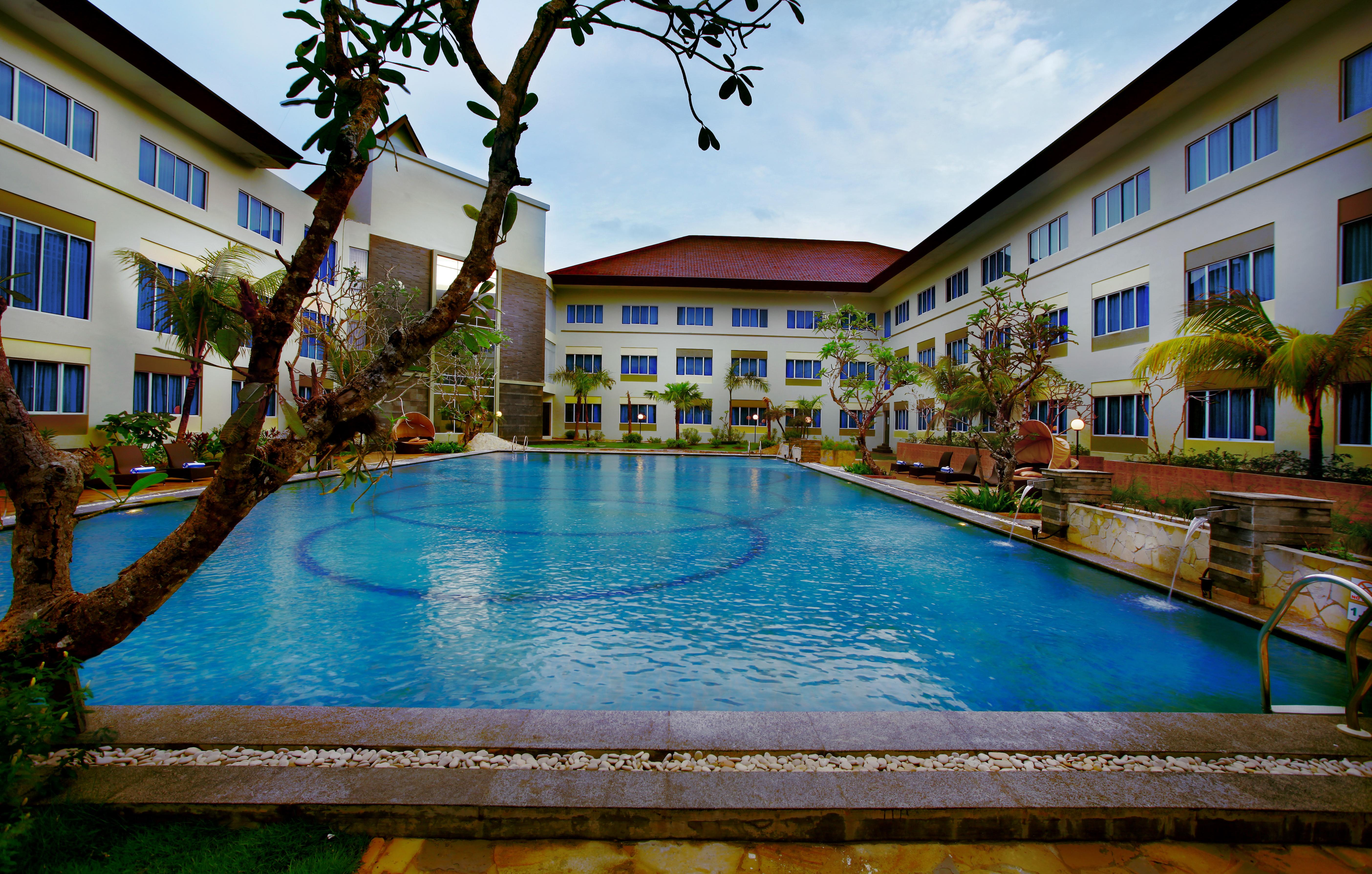 Aston Tanjung Pinang Hotel & Conference Center Exterior foto